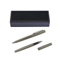 Luxury Carve Design Stiftkörper benutzerdefinierte Logo Gun Metal Ball Pen Set PU Leder Packbox Firmengeschenkset für VIP -Kunde